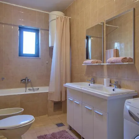 Istra Nikolic 8 * Fazana