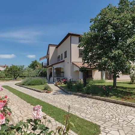 Istra Nikolic 8 *